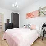 Modern In With Parking And Balcony By Renters Apartmán *