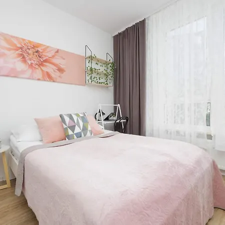 Modern In With Parking And Balcony By Renters *