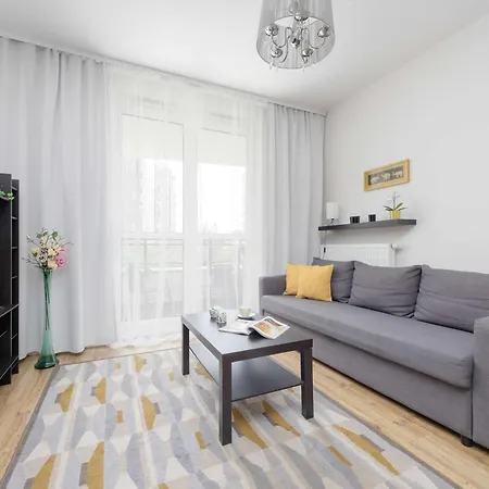 Modern In With Parking And Balcony By Renters Varšava