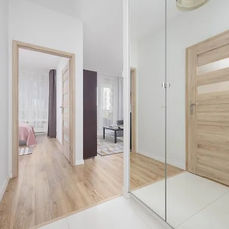 Modern In With Parking And Balcony By Renters Apartmán Varšava