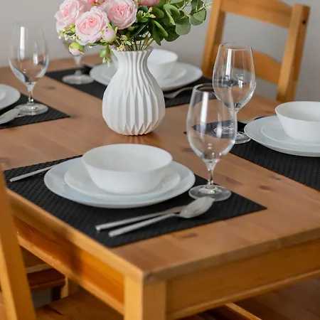Modern In With Parking And Balcony By Renters Apartmán *